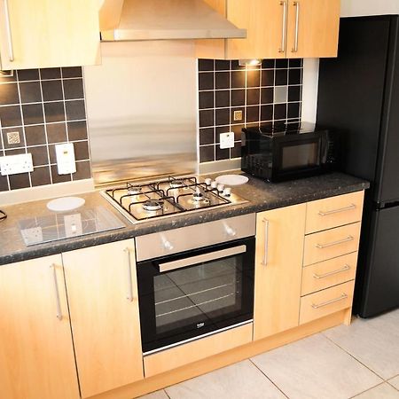 New Glasgow Family Home - Private Parking Extérieur photo
