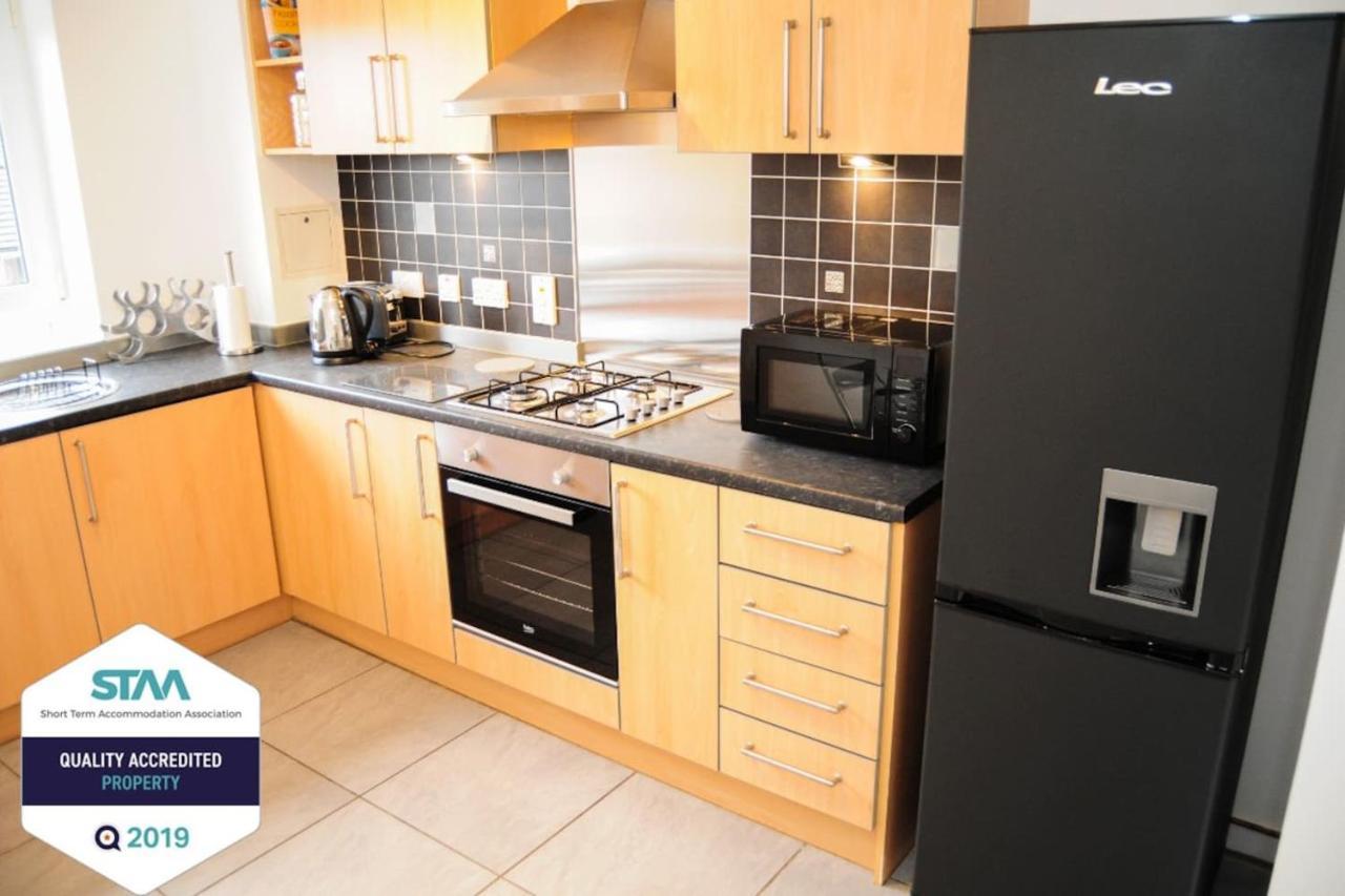 New Glasgow Family Home - Private Parking Extérieur photo
