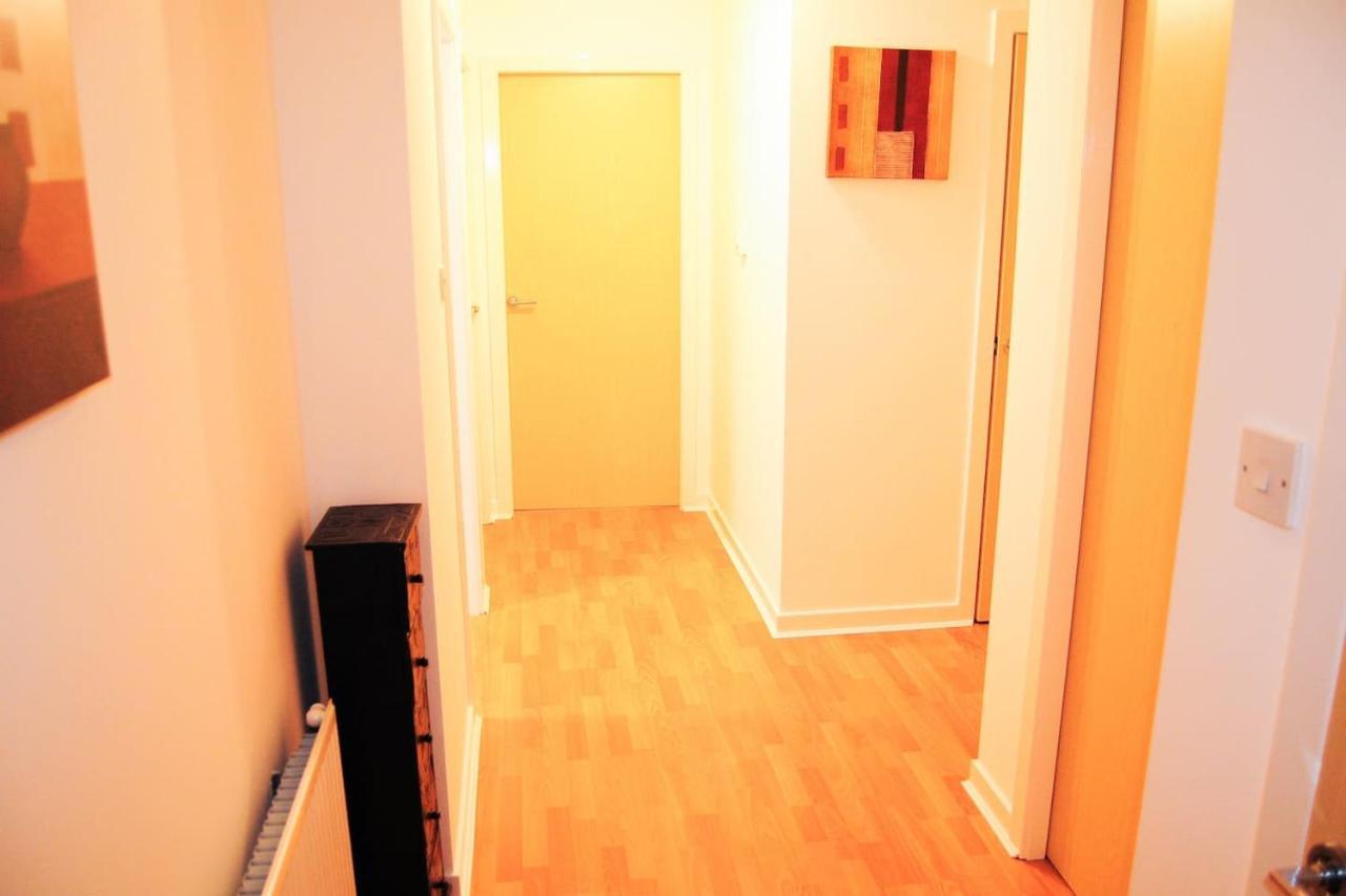 New Glasgow Family Home - Private Parking Extérieur photo