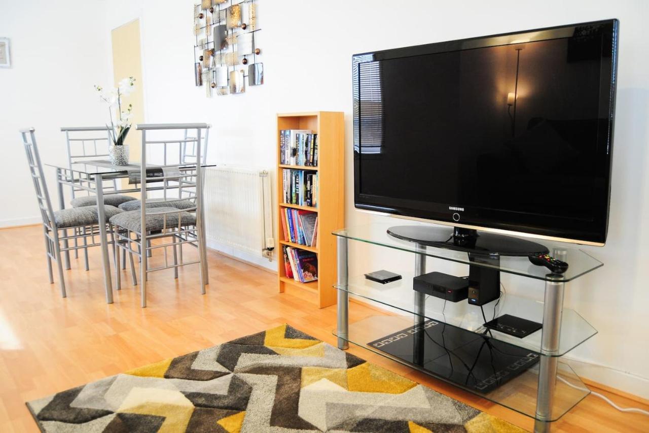 New Glasgow Family Home - Private Parking Extérieur photo